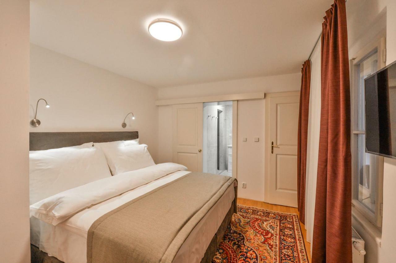 Romantic Apartment Prague Near Charles Bridge Екстер'єр фото