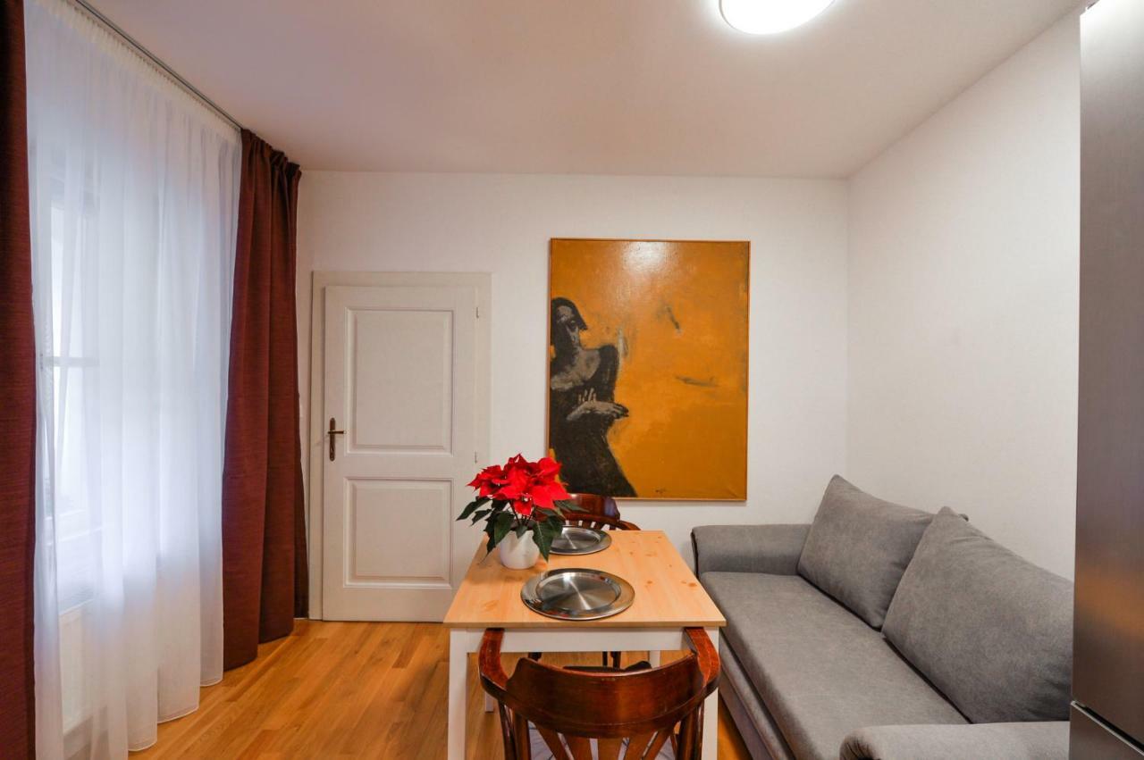 Romantic Apartment Prague Near Charles Bridge Екстер'єр фото