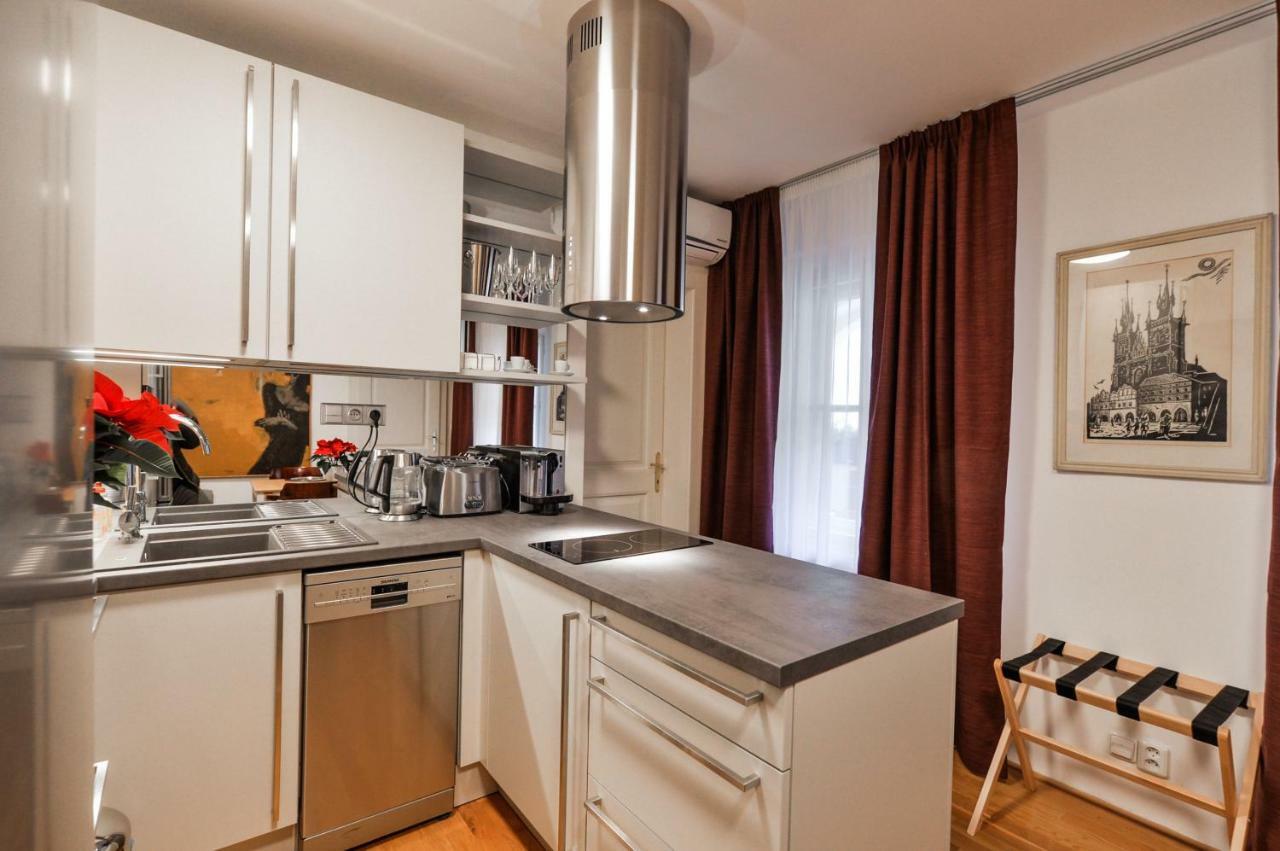 Romantic Apartment Prague Near Charles Bridge Екстер'єр фото
